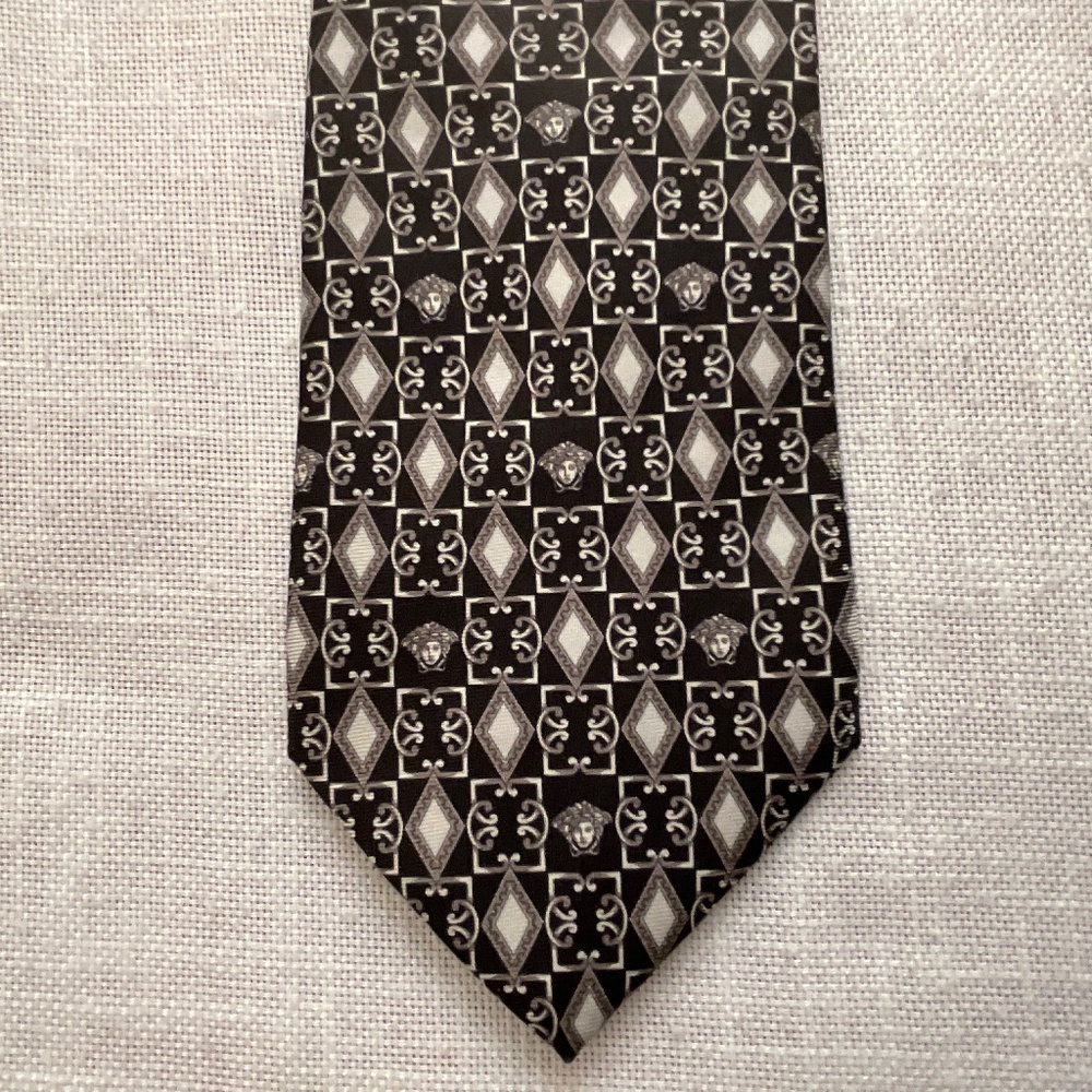 Versace Medusa Geometric Print Silk Tie Made in Italy NWT